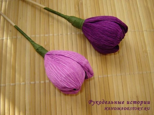 Крокусы из конфет и гофрированной бумаги