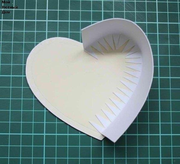 Шкатулка из бумаги в форме сердца