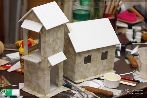 Очаровательный домик из картона.