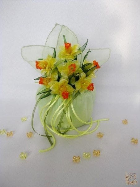 Нарциссы из лент