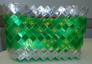Интересные поделки из пластиковых бутылок