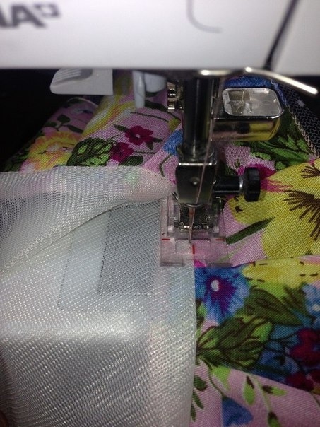 Как быстро сделать ровные складки при помощи вилки.