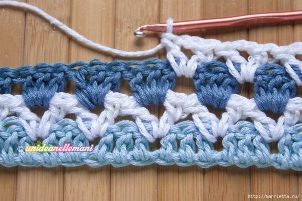 Трехцветный узор крючком для детского пледа