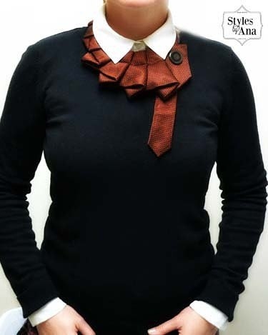 Аксессуар из галстука.