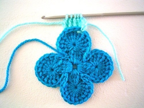 Интересный плед крючком