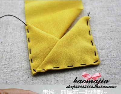 Роза из ленты или полоски ткани.