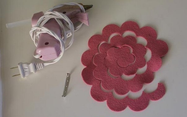 Розочки из фетра Розочки из фетра