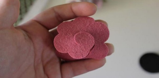 Розочки из фетра Розочки из фетра