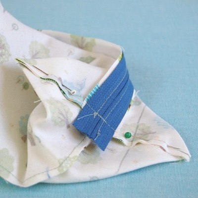 Как сшить маленькую объёмную квадратную косметичку Как сшить маленькую объёмную квадратную косметичку