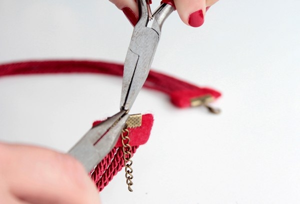 Ожерелье из шнура