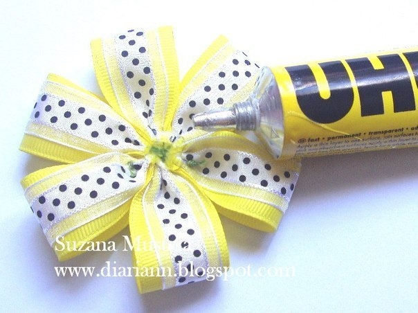 Цветочек из лент. Мастер-класс