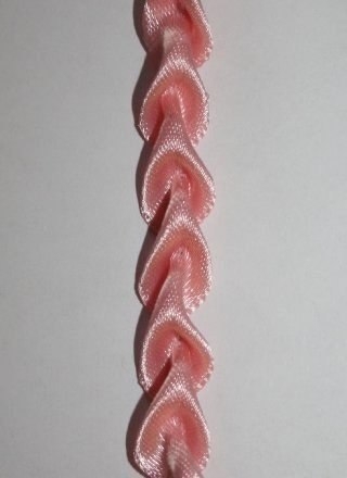 Интересный способ украшения одежды