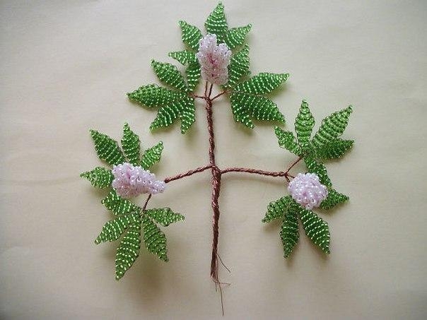 Цветущий каштан из бисера. Цветущий каштан из бисера.