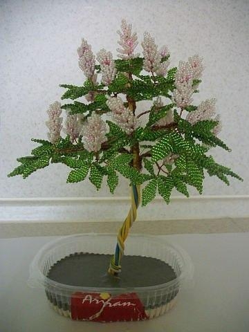 Цветущий каштан из бисера. Цветущий каштан из бисера.