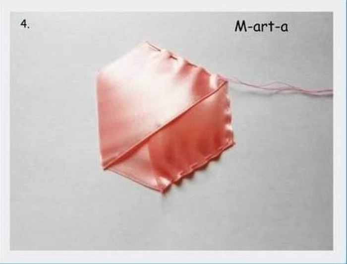 Роза из атласной ленты в технике канзаши .