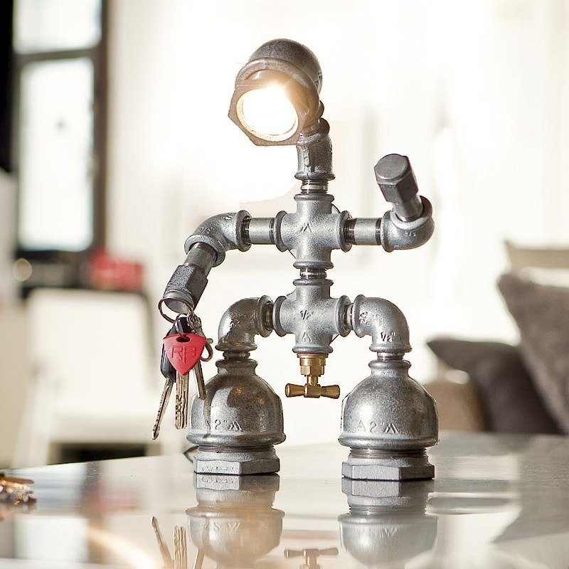 Светильники из водопроводных труб и фитингов.