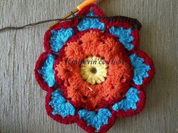 Мотив крючком.