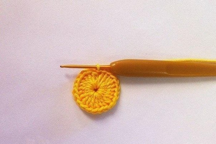 Интересный цветок крючком Интересный цветок крючком