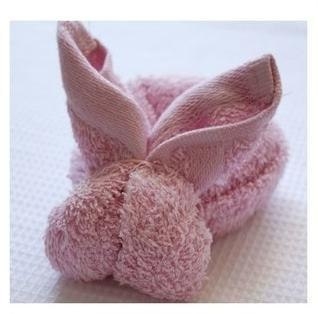 Милый зайчик из полотенца Милый зайчик из полотенца
