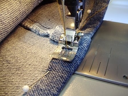 Как подшить джинсы.