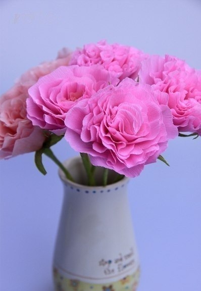 Цветы из гофрированной бумаги.