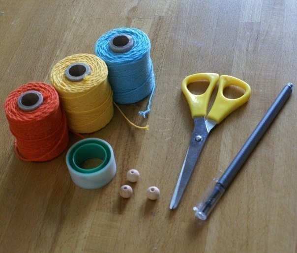 Как сделать куколку-брелок своими руками.