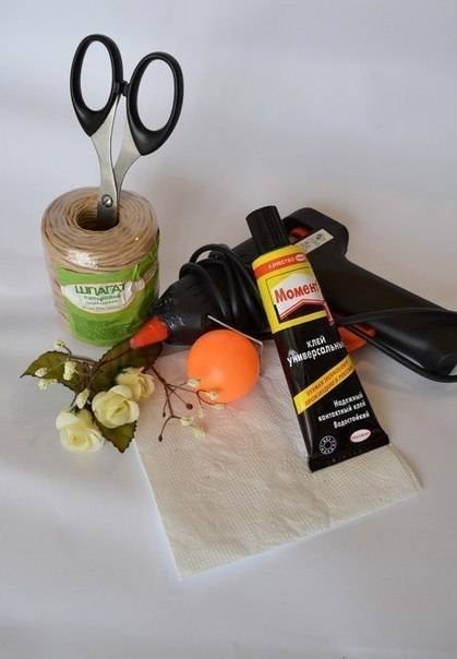 Маленькие корзиночки из шпагата Маленькие корзиночки из шпагата