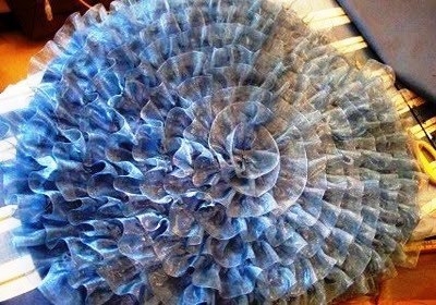 Декорируем подушку органзой