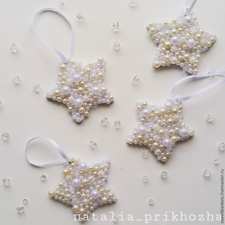 Жемчужные украшения на елочку или в качестве повседневного декора