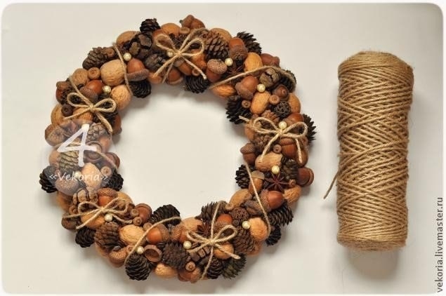 Венок из орехов Венок из орехов