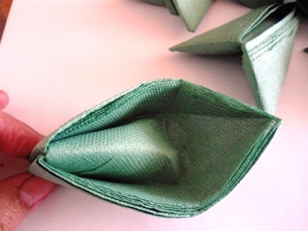 Лотос из салфеток