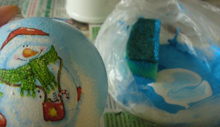 Декупаж елочных шаров. Мастер-класс. Декупаж елочных шаров. Мастер-класс.