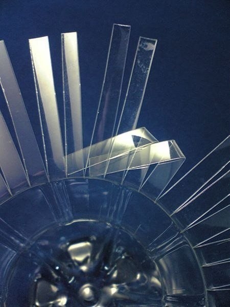 Вазочка из пластиковой бутылки