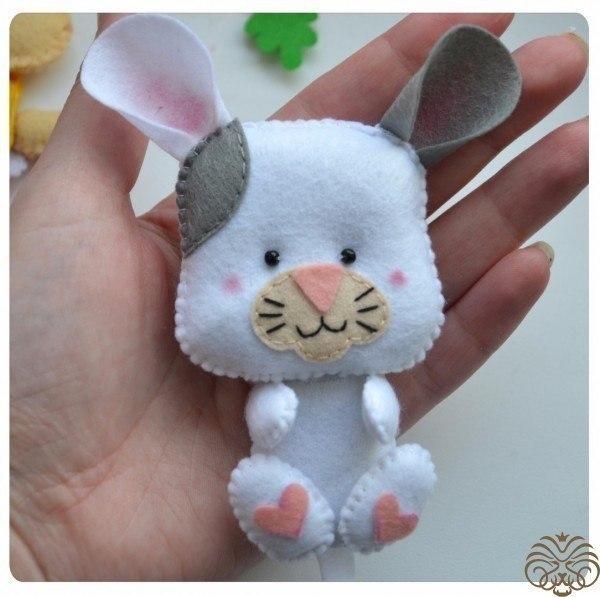 Забавные игрушки из фетра по одной выкройке Забавные игрушки из фетра по одной выкройке