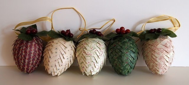 Новогодние шишки из бумаги (а можно попробовать из ткани) на елку