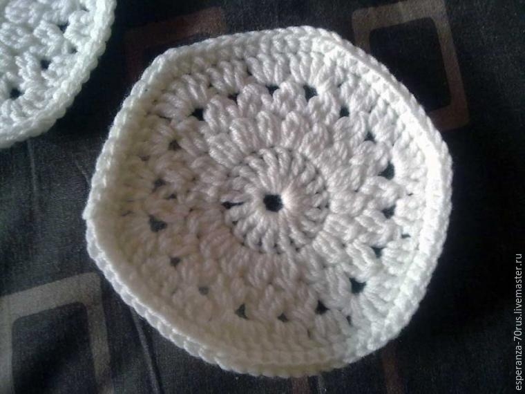 Вяжем крючком уютные комнатные тапочки-сапожки.