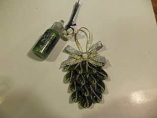 Шишка из лент Шишка из лент