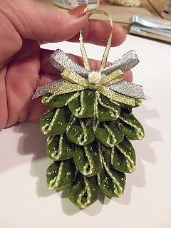 Шишка из лент Шишка из лент