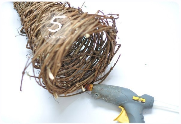 Елочка из прутиков.