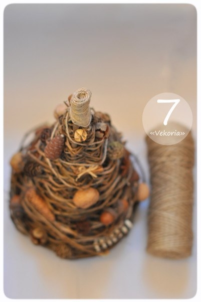 Елочка из прутиков.