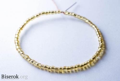 Золотая корона из бисера