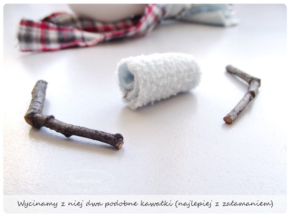 Снеговик из перегоревшей лампочки. Мастер-класс.