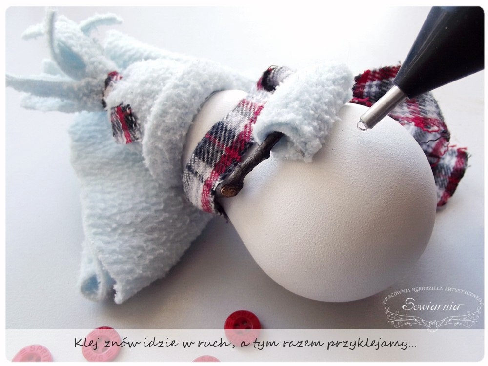 Снеговик из перегоревшей лампочки. Мастер-класс.