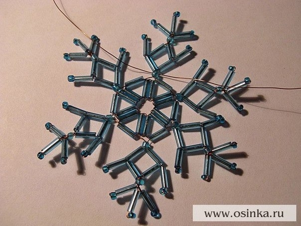 Снежинка из бисера. Мастер-класс.