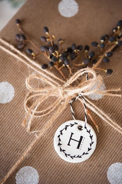 Новогодние идеи упаковки подарков из крафт-бумаги