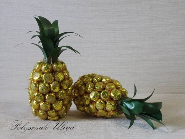 Ягоды, фрукты из конфет