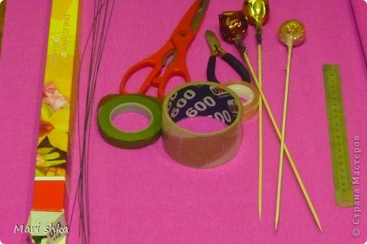 Воздушные экспресс-розы из конфет.