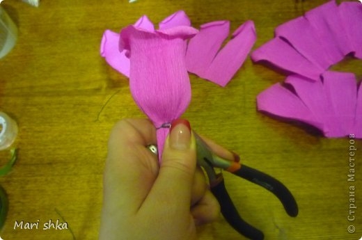 Воздушные экспресс-розы из конфет.