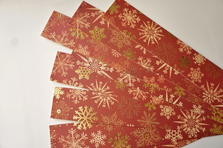 Делаем шишки из бумаги