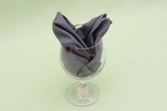 Розы из салфеток. Сервировка стола